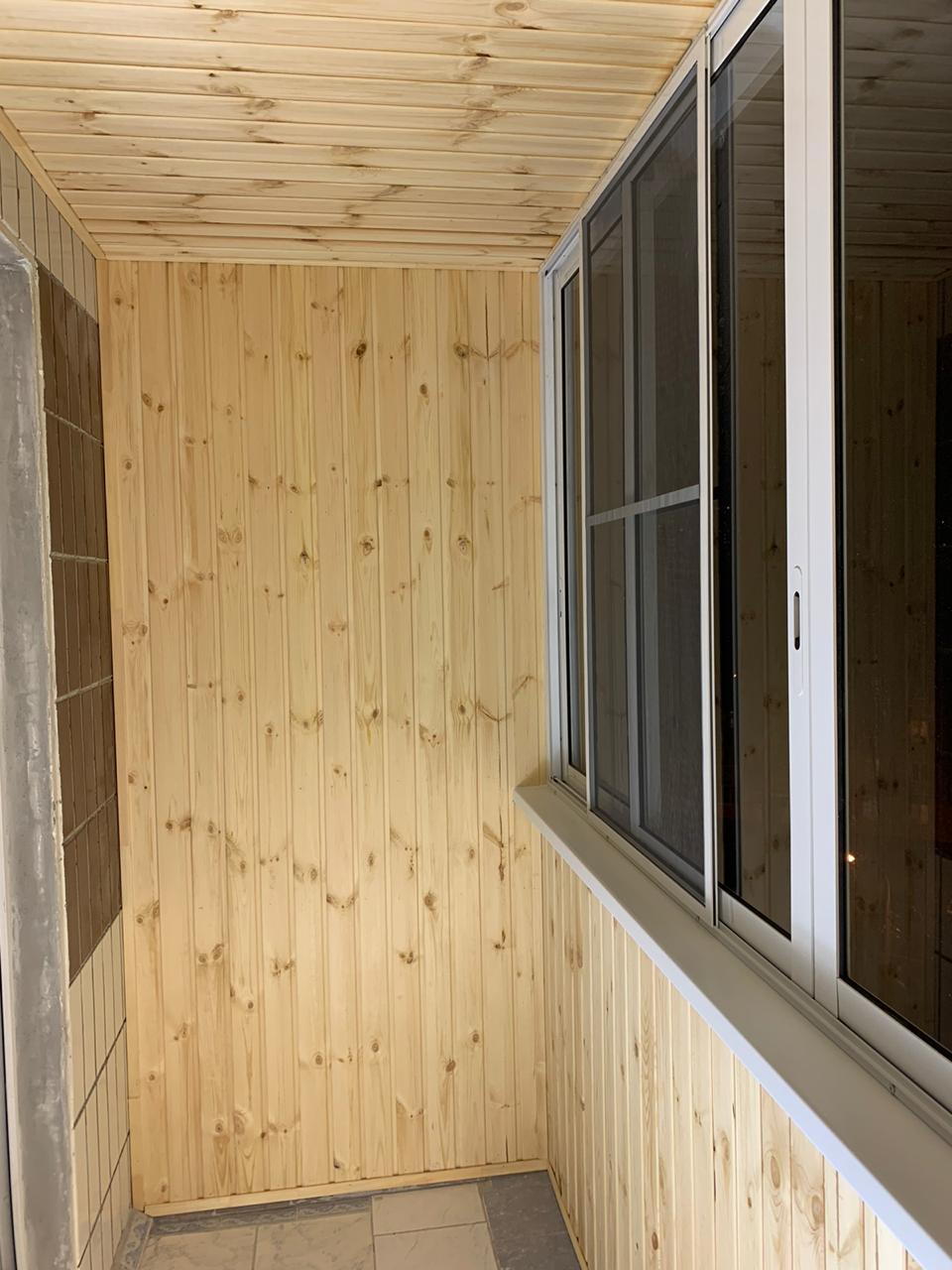 Современная внутренняя отделка лоджий и балконов вагонкой фото